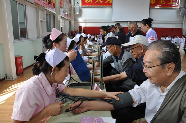 歲歲重陽_今又重陽————集團(tuán)舉行慶國(guó)慶、迎重陽_關(guān)愛老年人健康知識(shí)講座暨文藝演出