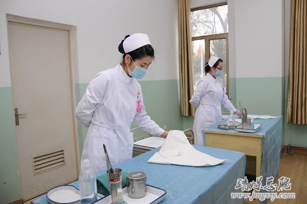 護理部舉辦新護士技能操作比賽