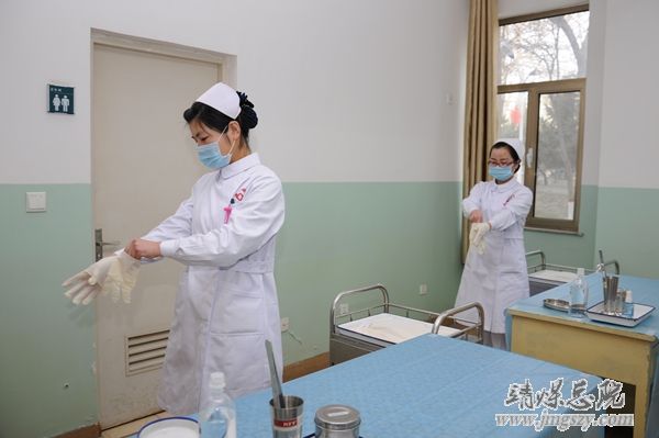 護理部舉辦新護士技能操作比賽