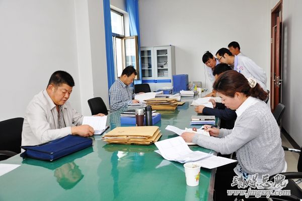 省衛(wèi)計(jì)委臨床合理用血專項(xiàng)督導(dǎo)檢查組對(duì)集團(tuán)總醫(yī)院進(jìn)行檢查