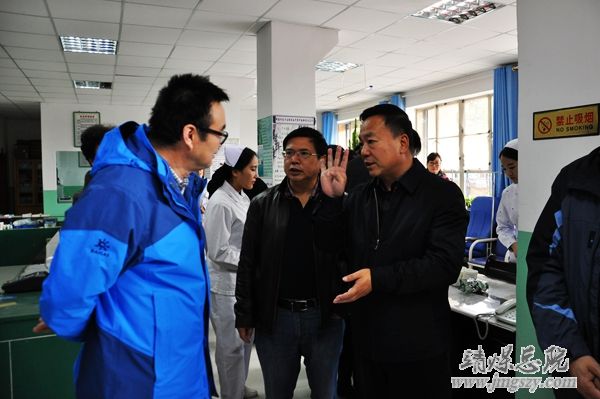 省人大領導一行蒞臨集團總醫(yī)院新建社區(qū)衛(wèi)生服務站 調(diào)研基層衛(wèi)生工作